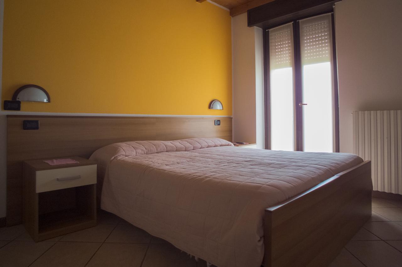 Albergo Ristorante Innocenti Ardenno Bagian luar foto