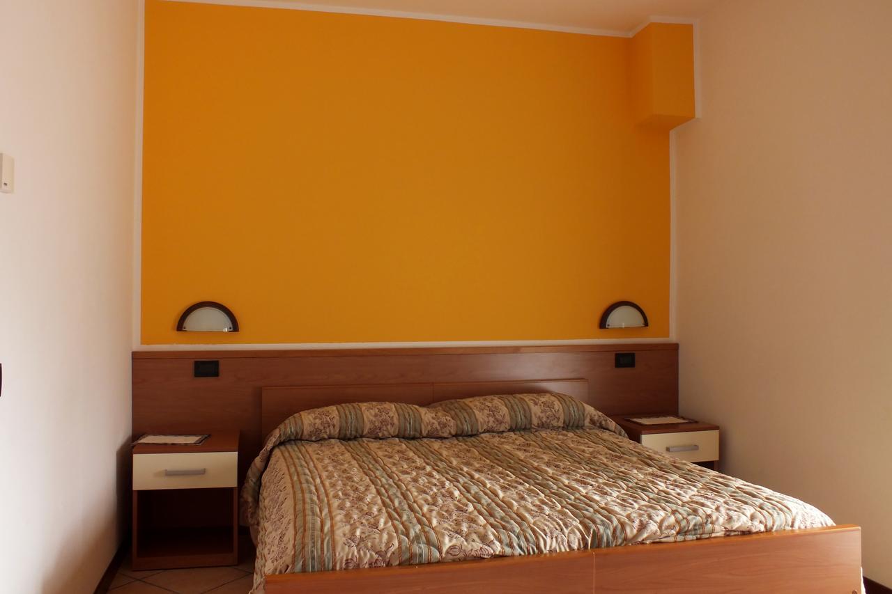 Albergo Ristorante Innocenti Ardenno Bagian luar foto